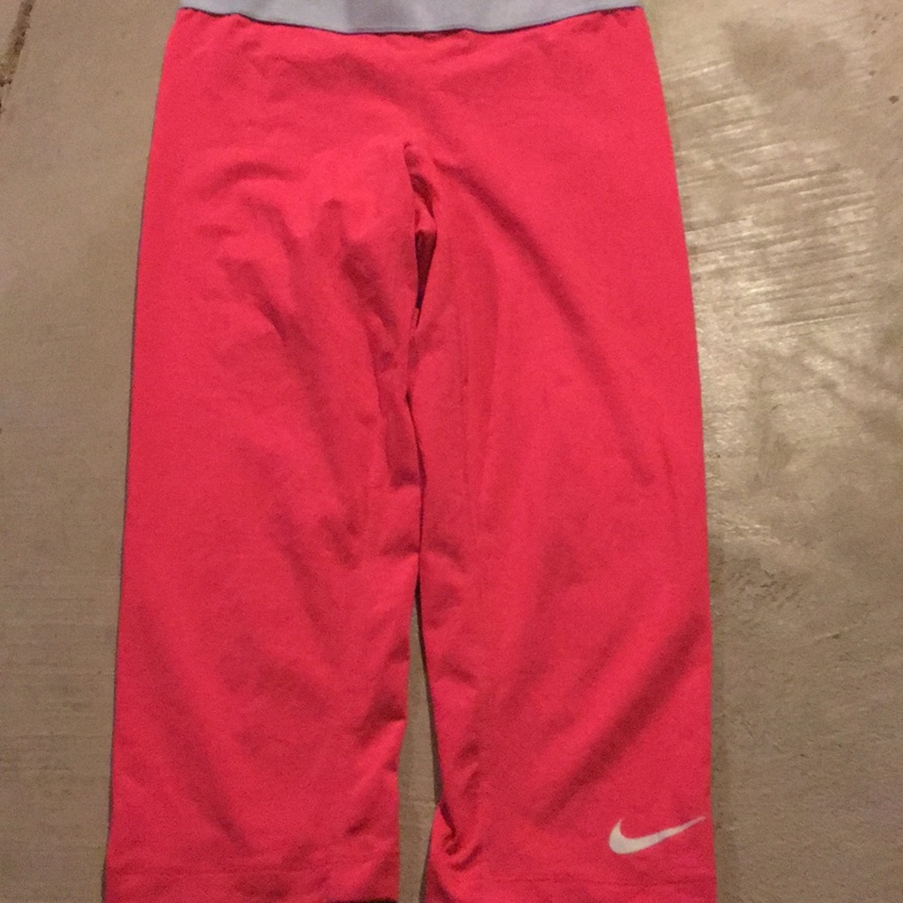 Nike pro crop leggings
